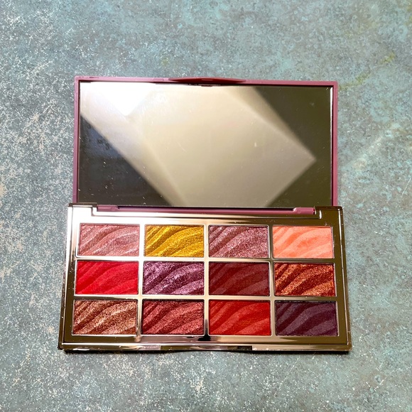 Ciate Eyeshadow Palette - Picture 1 of 2
